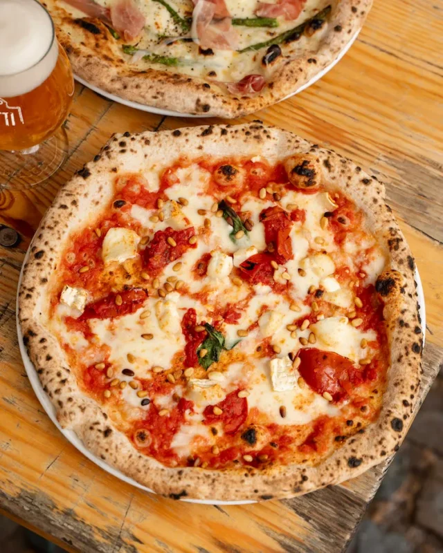 italian neapolitan pizza