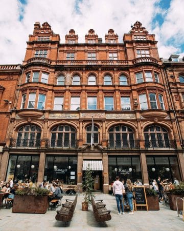 entrance of rudy's pizza