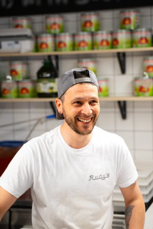 pizza restaurant staff