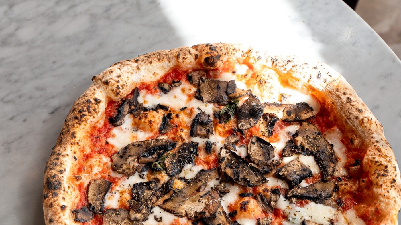 napoli pizza wit cheese