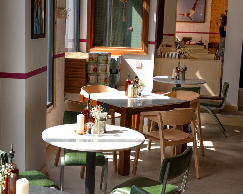 bright and fresh pizza restaurant decoration