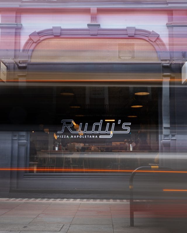 rudy's pizza restaurant queensway location