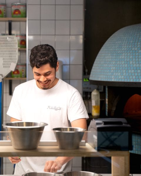 pizzaioli making napoli pizza