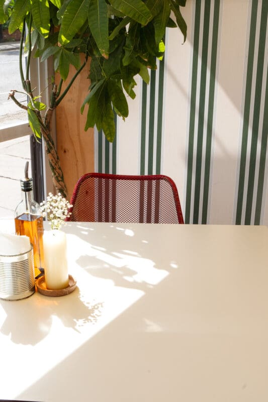 table decoration with candle at pizza restaurant