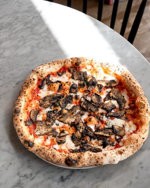 naples style pizza