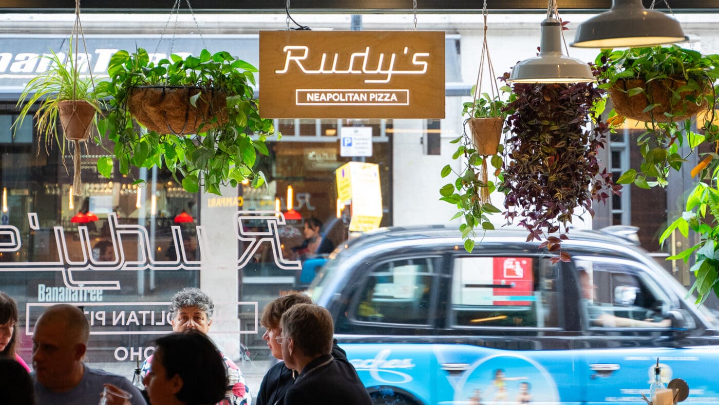 rudys authentic neapolitan pizza restaurant window