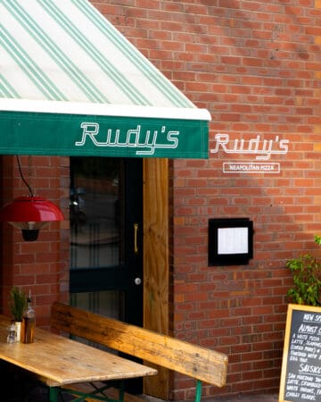 rudys neapolitan pizza restaurant outdoor seating